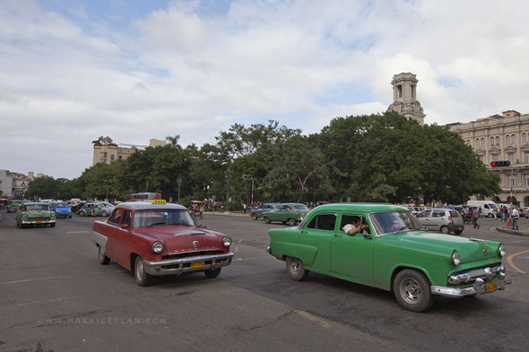 Küba, Havana, Eski Amerikan arabaları - hakkiceylan.com