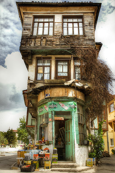 Trilye, Satılık